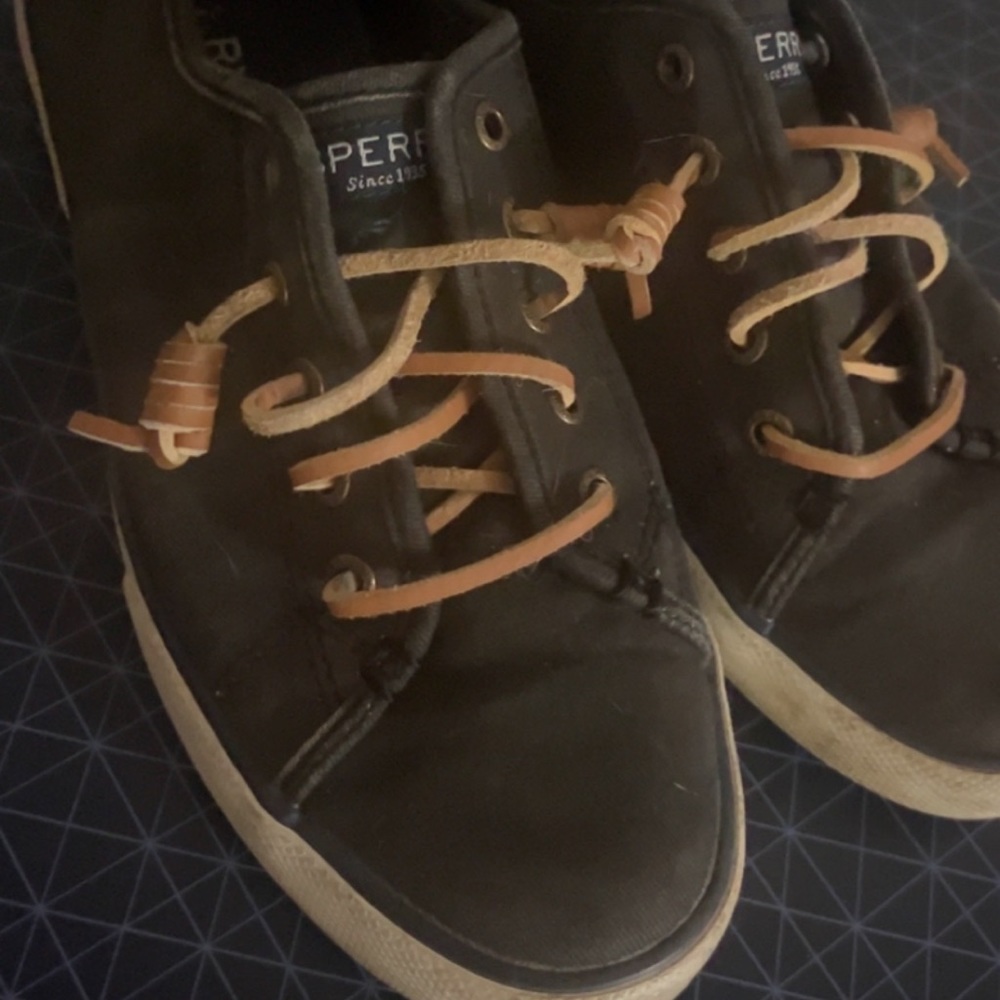 Black Sperrys. S8